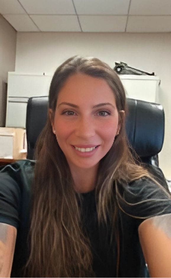 Headshot Antonella